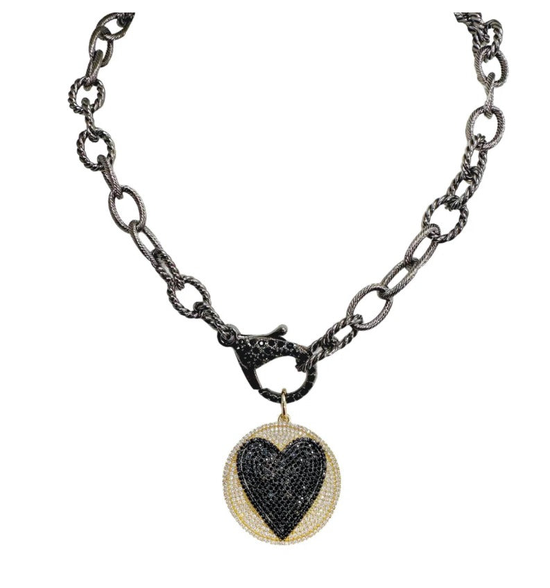 Debby Famous Rope Chain Heart Disk Necklace